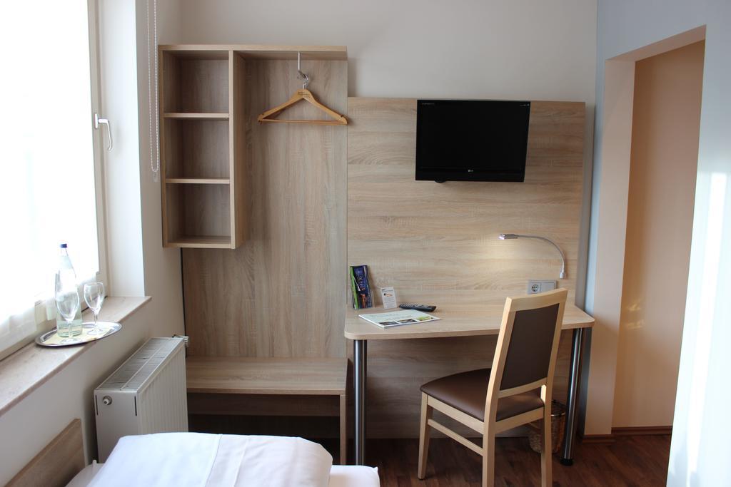 Hotel Dreimaedelhaus Espelkamp-Mittwald Dış mekan fotoğraf