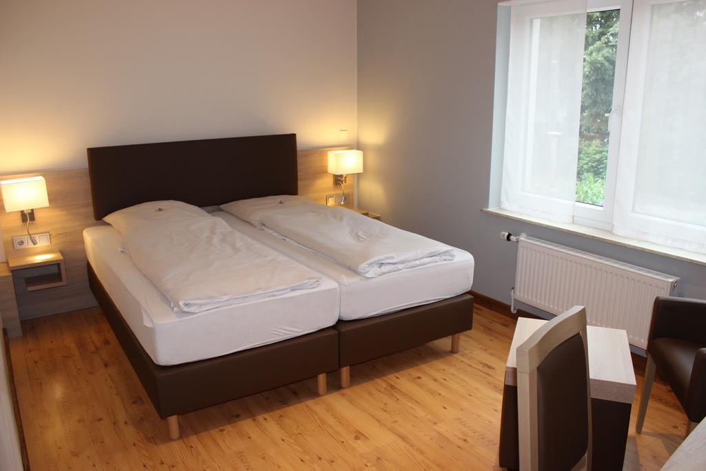 Hotel Dreimaedelhaus Espelkamp-Mittwald Dış mekan fotoğraf
