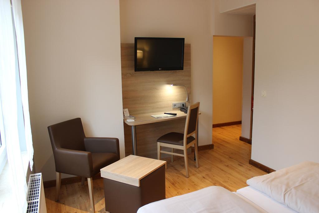 Hotel Dreimaedelhaus Espelkamp-Mittwald Dış mekan fotoğraf